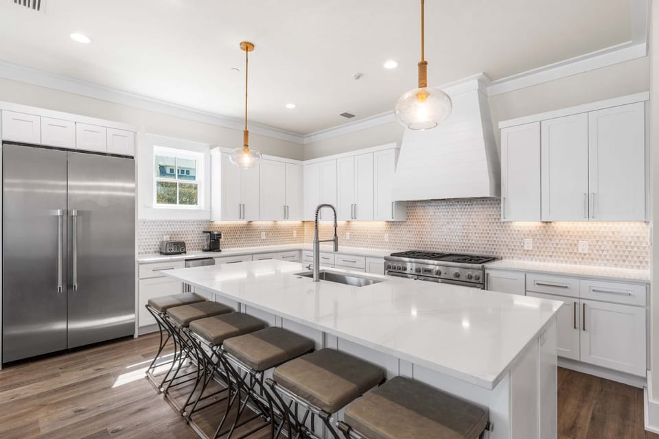 Gourmet kitchen fit for all cooking levels!