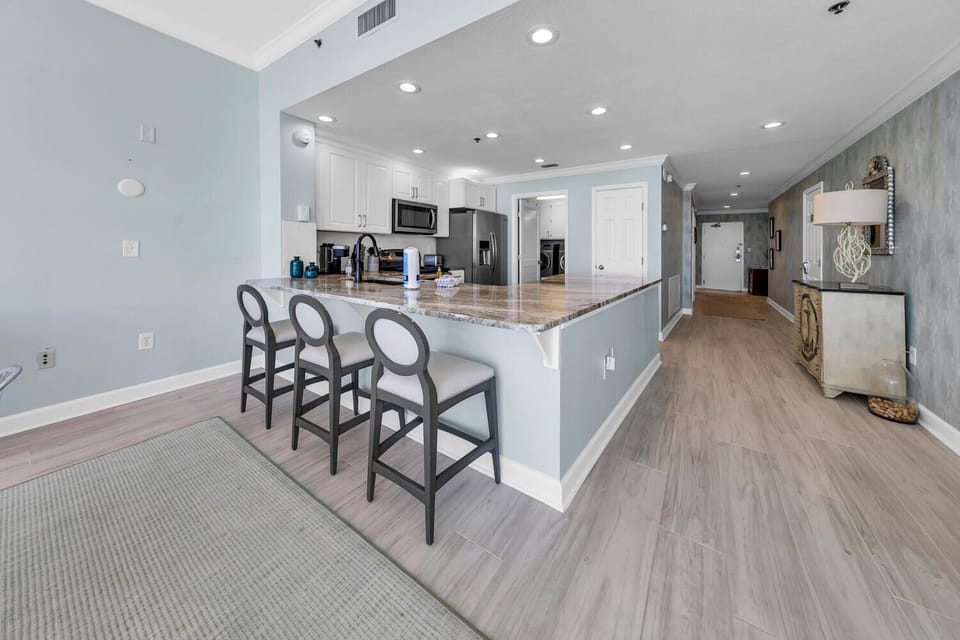 Eat-in bar seating