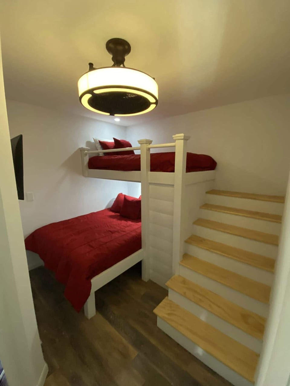Bunk room - twin/full - a kids dream but comfortable for adults too!