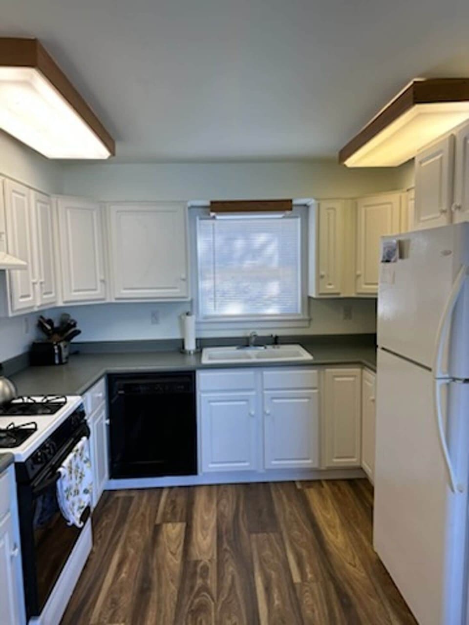 Full kitchen with new appliances.
