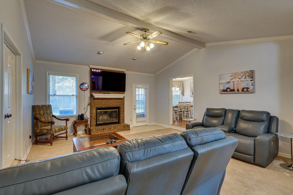 Decatur Vacation Rental | 3BR | 2BA | 3 Steps to Enter | 2,000 Sq Ft