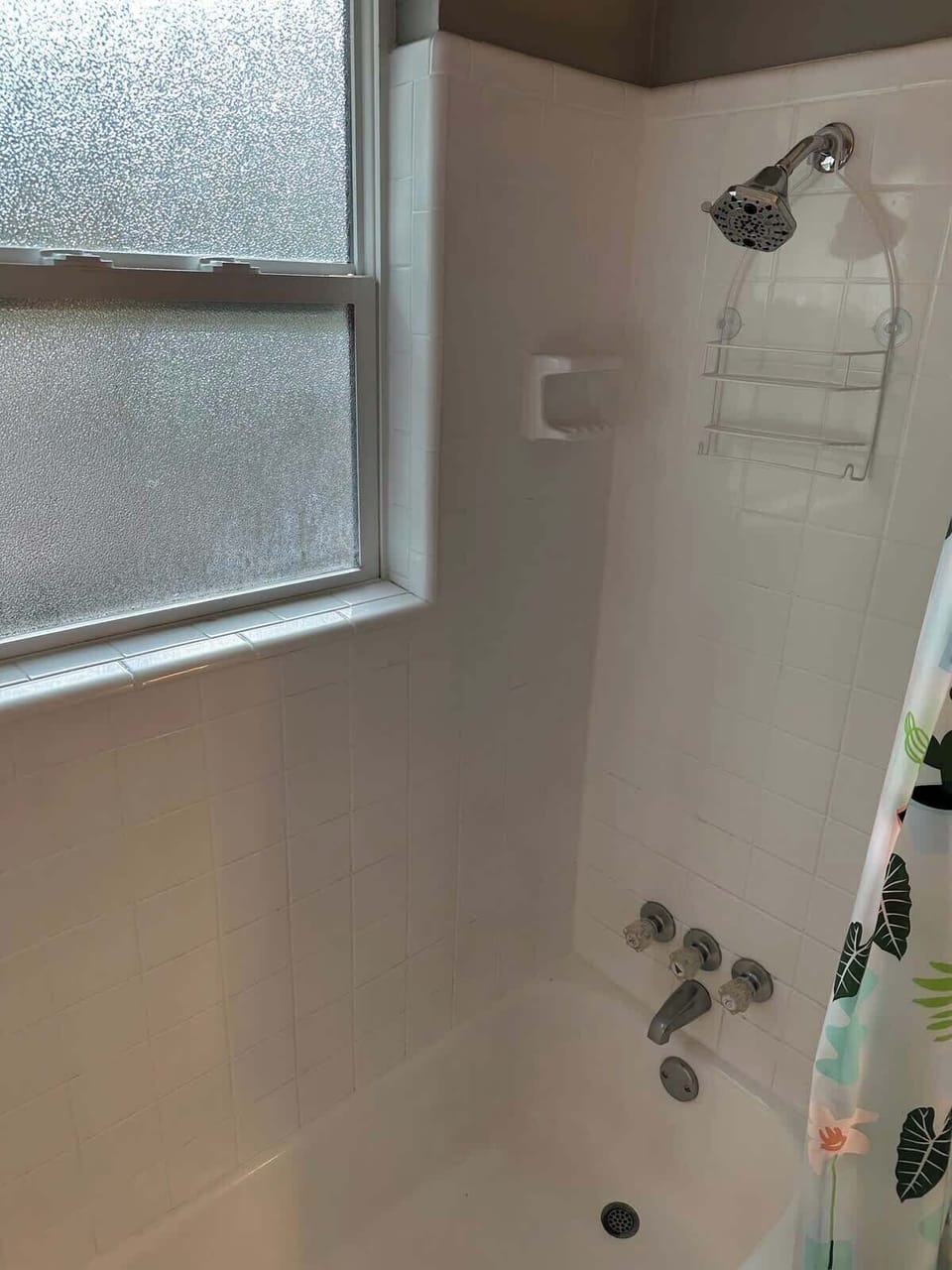 Full bathroom with shower & tub combo