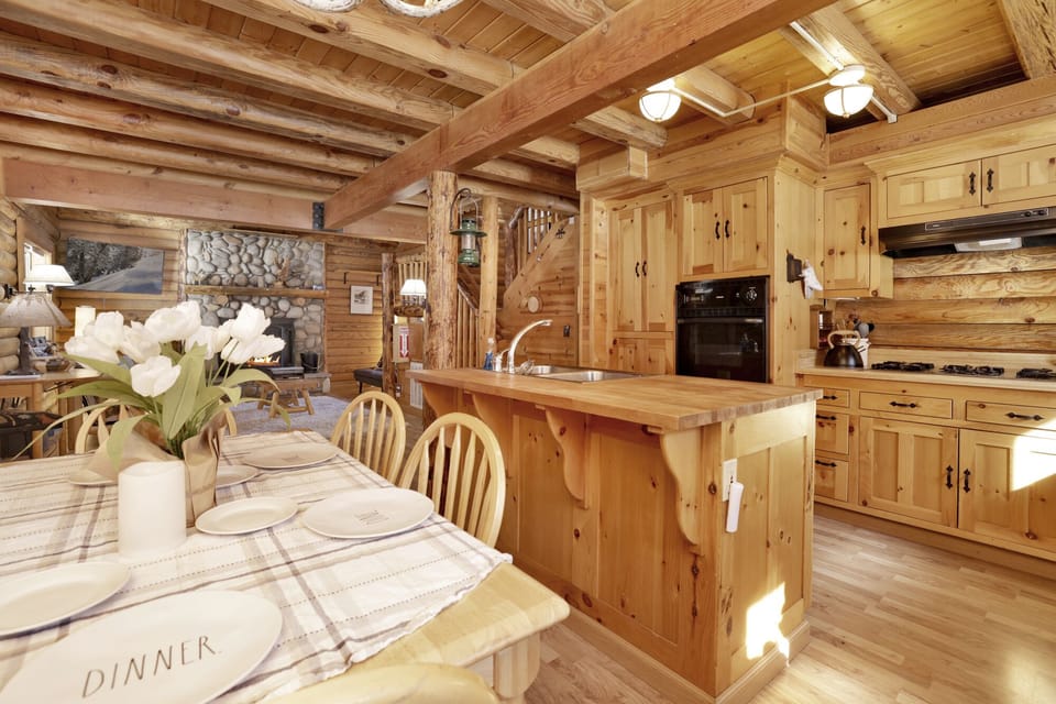 Inviting dining area designed for comfort and connection. The space feels open and airy, with a warm atmosphere that makes everyday meals and special gatherings equally enjoyable.