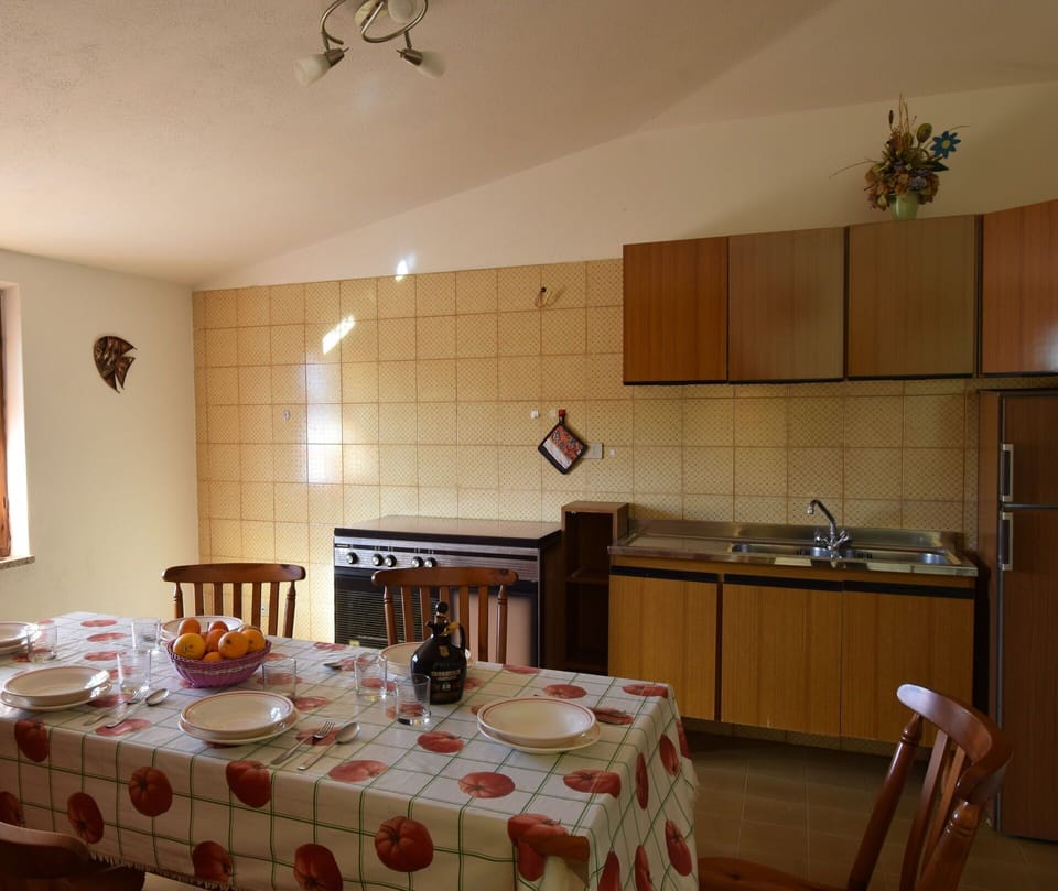 Autumn, Kitchen, Spring, Summer