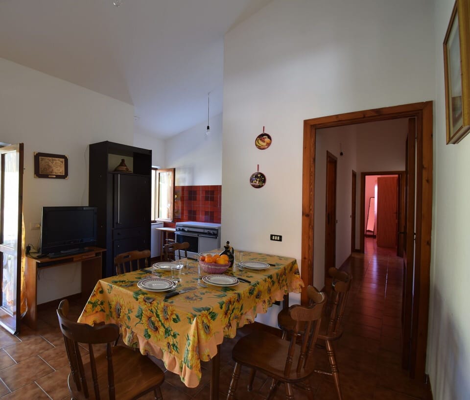 Autumn, Kitchen, Spring, Summer