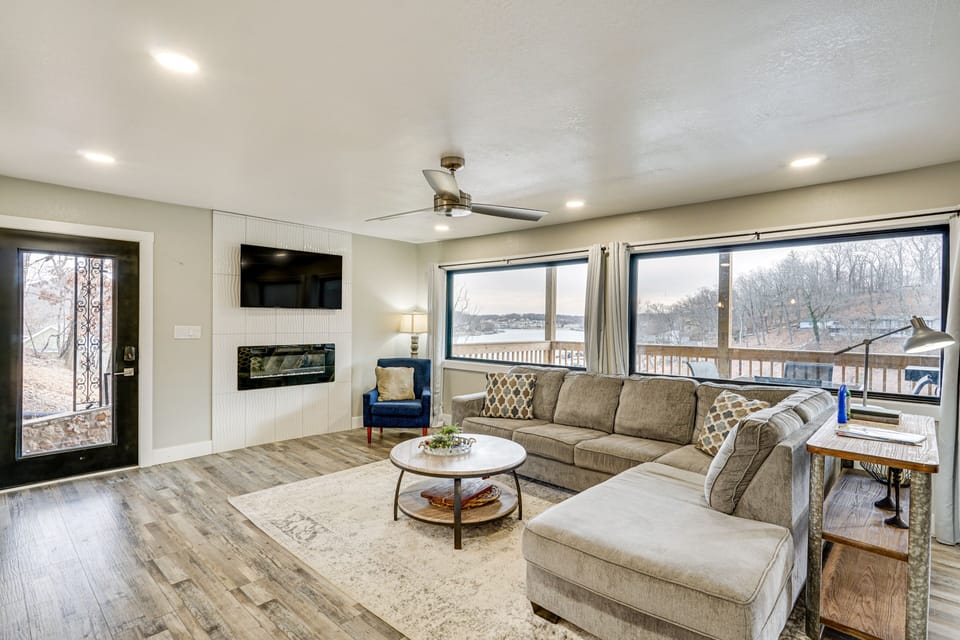 Lake Ozark Vacation Rental | 6BR | 4BA | Stairs Required to Access | 3,652 Sq Ft