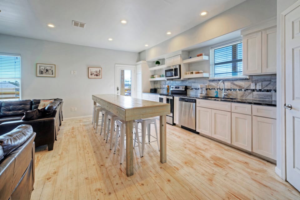 Dining table seats 10.