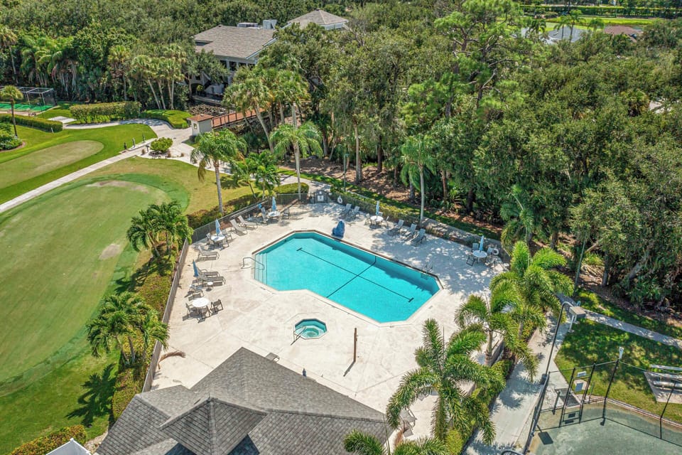 CC20823 - The Villages at Country Creek amenities include  a challenging 18 hole executive course, 5 community swimming pools, 5 tennis courts, a bocce ball court, a clubhouse that contains a fitness center, pool table, and game rooms for cards, restaurant dining and social activities.