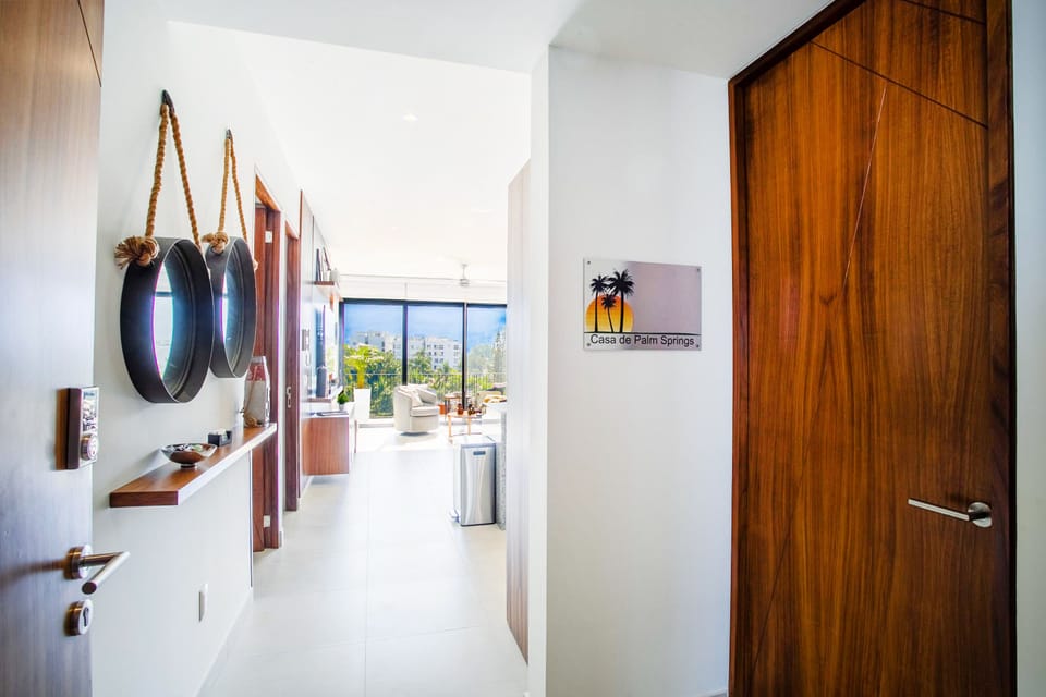 Hall entrance to the condo