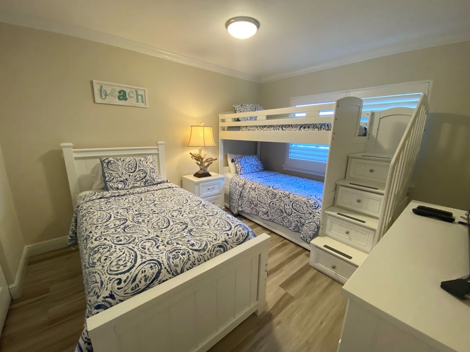 1-302 Guest Bedroom