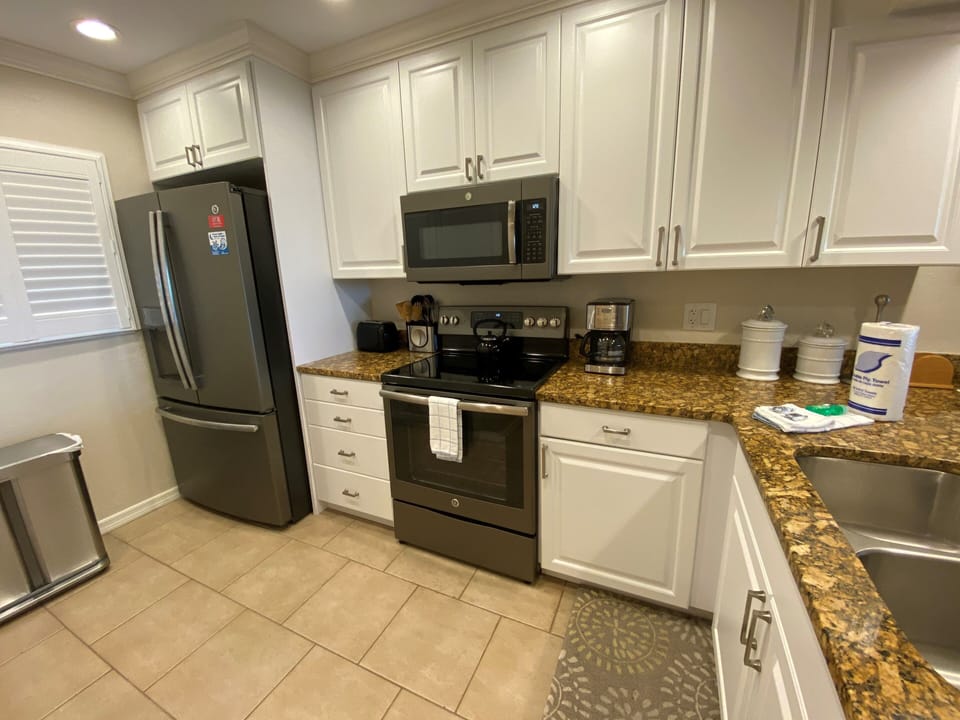 2-302 kitchen