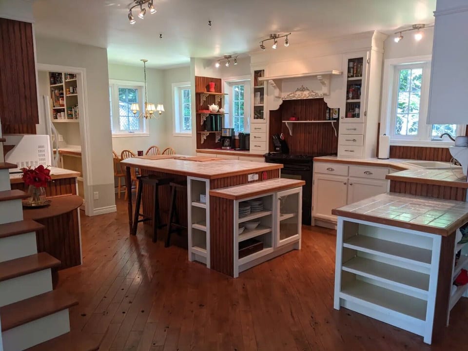 Main floor - Kitchen - main house