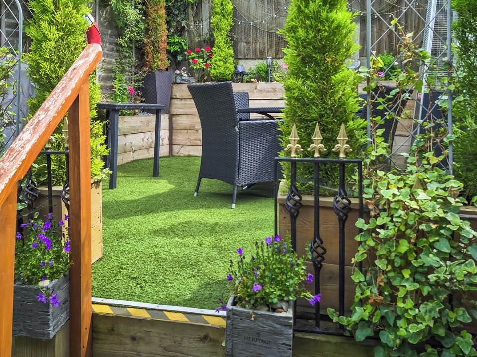 Private Secluded Garden | The Venetian, Horning