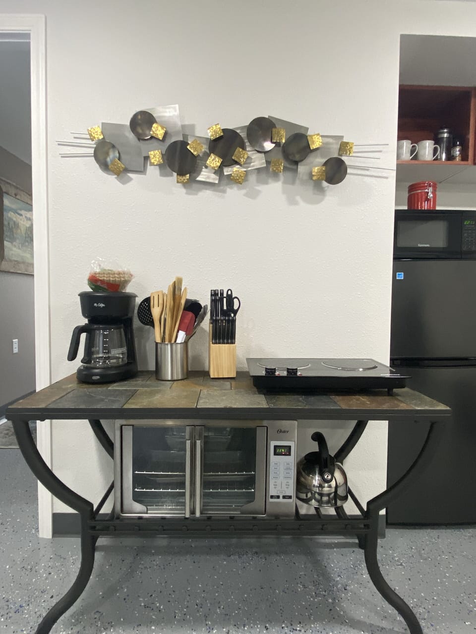 Convection oven, coffee maker with coffee provided, 2 burner hot plate