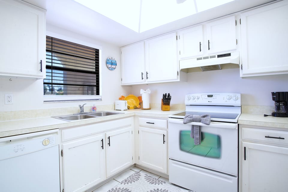 Dishwasher, Oven, Microwave, Coffee pot, Toaster
