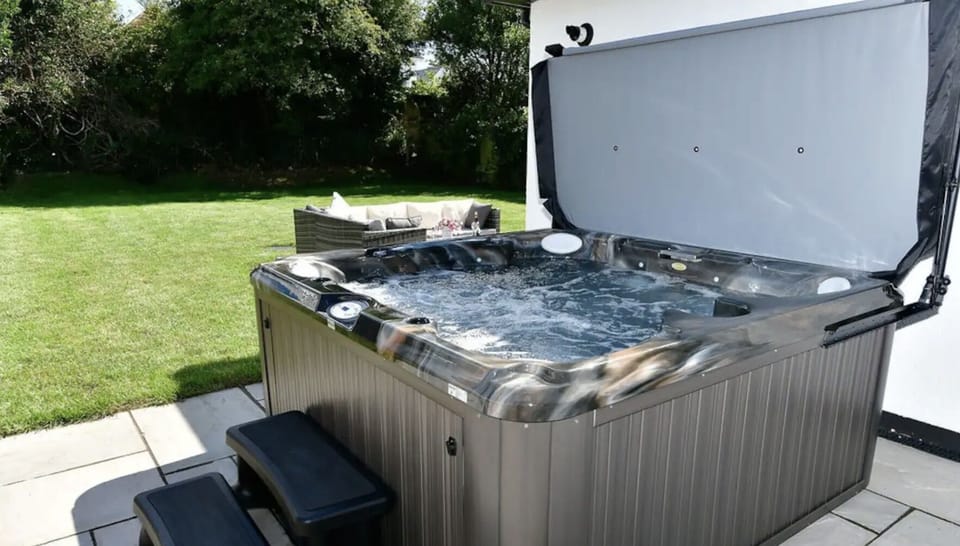 Jacuzzi Hot Tub