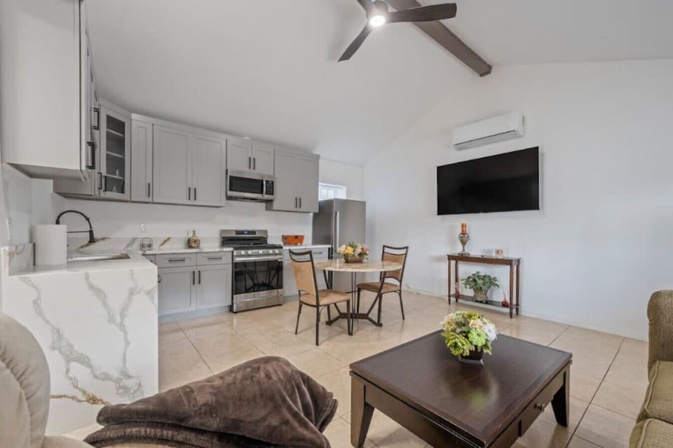 ☕ Start your mornings right in this clean and functional kitchen space.