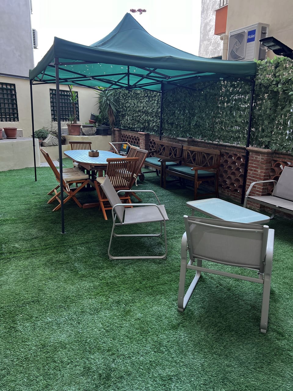 Outdoor dining