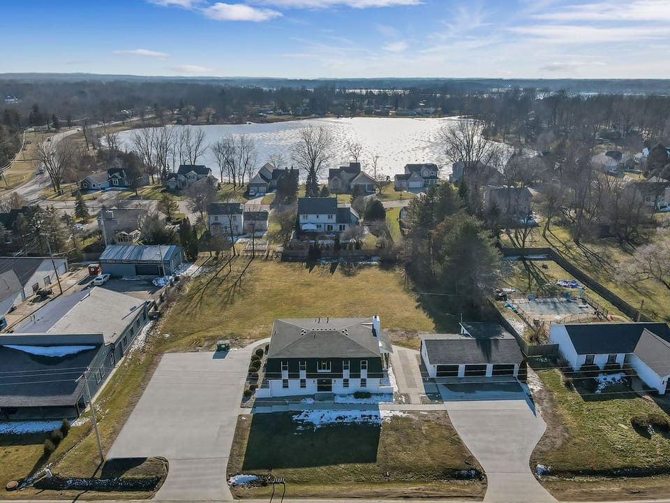 Fenton Flats is situated near Dollar Lake in Fenton.