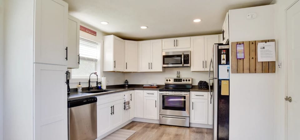 Fully equipped kitchen. All you need to bring is the food.