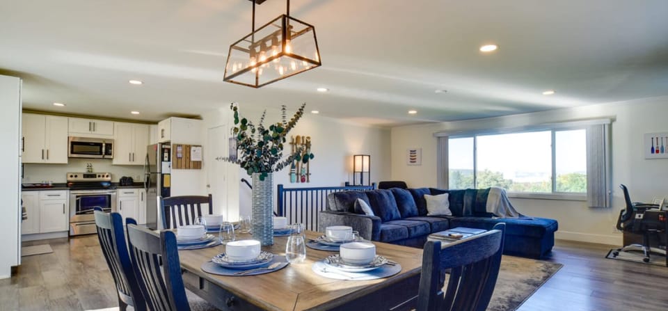 Clean and comfortable open floorplan. View from dining area.