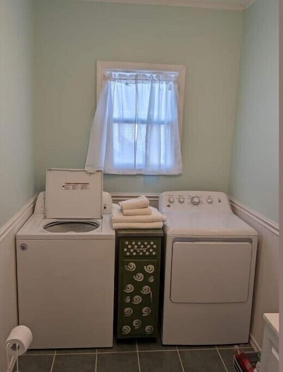 Laundry (washer, dryer, iron)