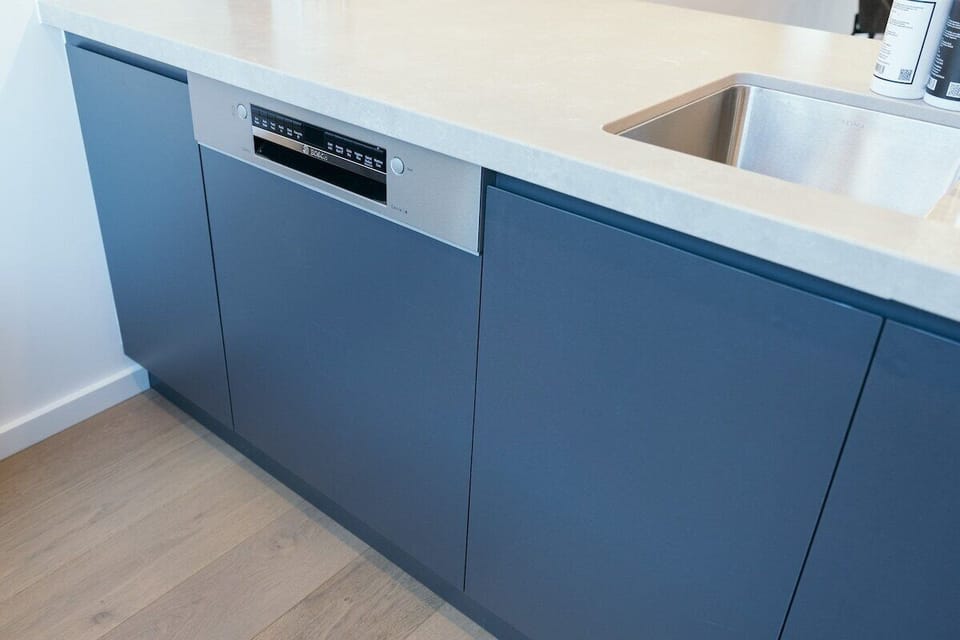 Kitchen (dishwasher)
