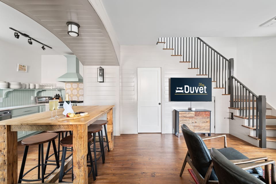 Duncan Supper Suites | Revival St Collection
