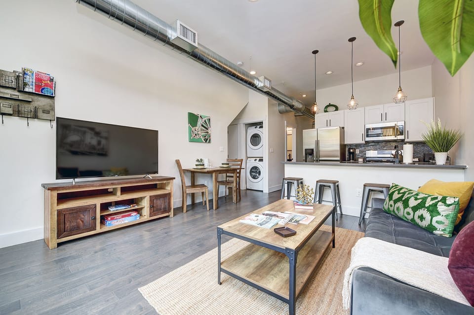 Open concept common area - perfect for a small gathering of friends/family!