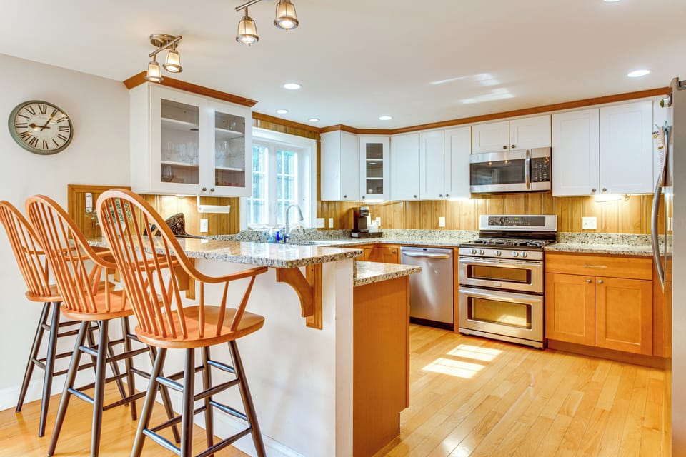 Kitchen | Cooking Basics | Keurig Coffee Maker | Toaster | 1st Floor