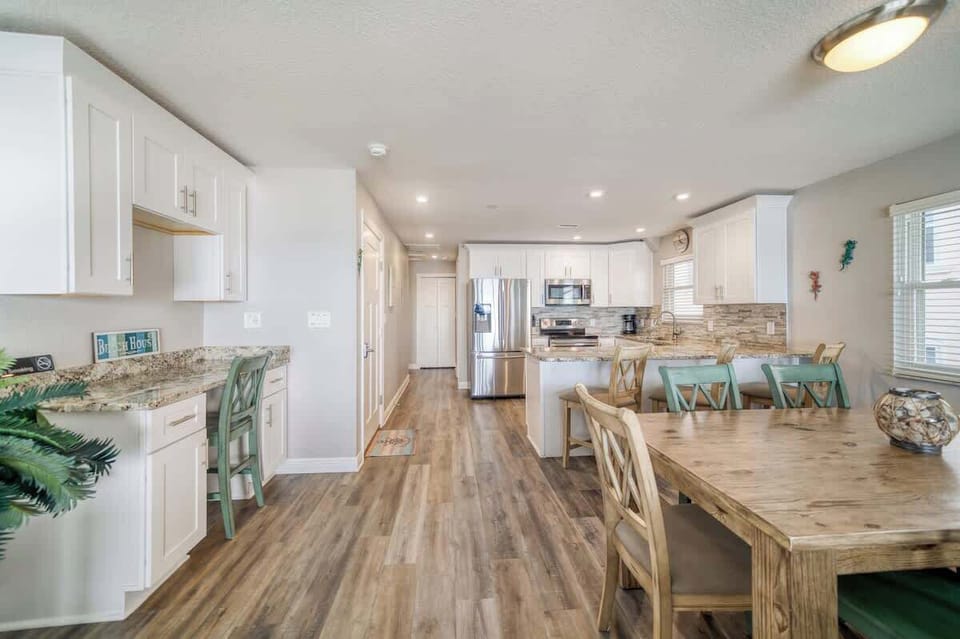 Dining Table, Kitchen, and Workspace Perfectly Suited for All Your Vacation Needs