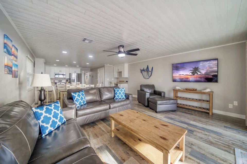 The Perfect Space to Watch a Game or Play Games with Family & Friends