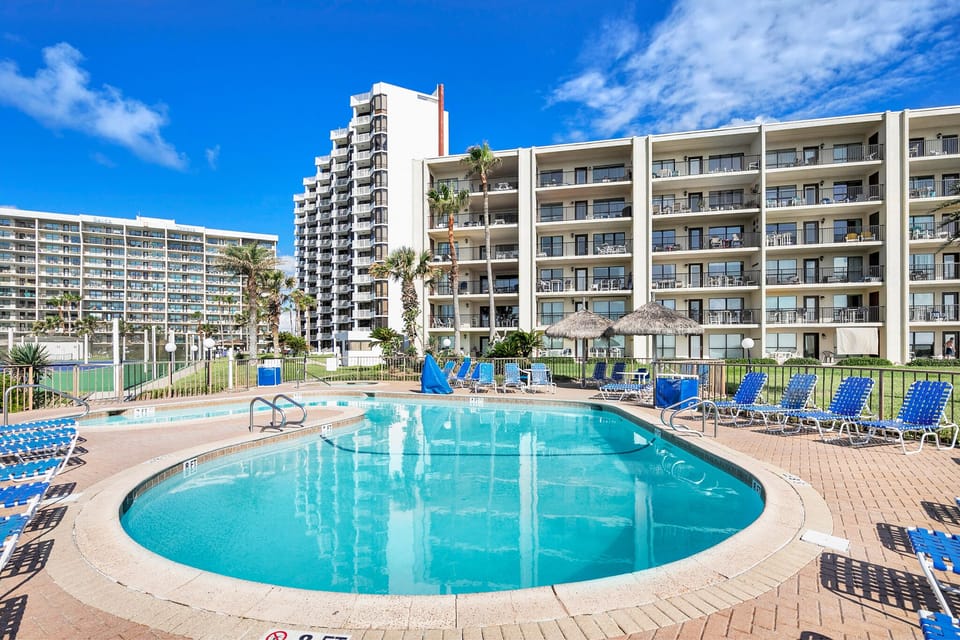 Saida Towers pool!