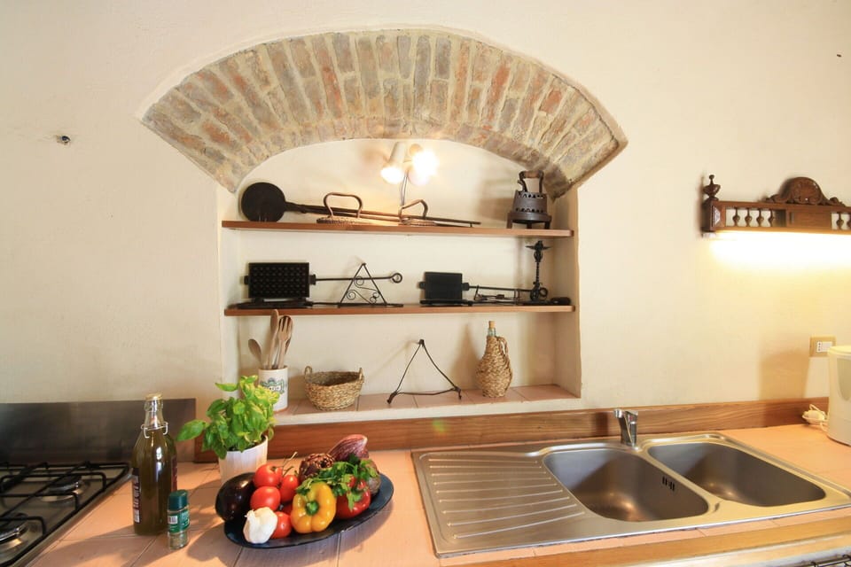 Kitchen Sink, Property, Sink, Countertop, Tap, Cabinetry, Kitchen, Kitchen Stove, Wood, Interior Design