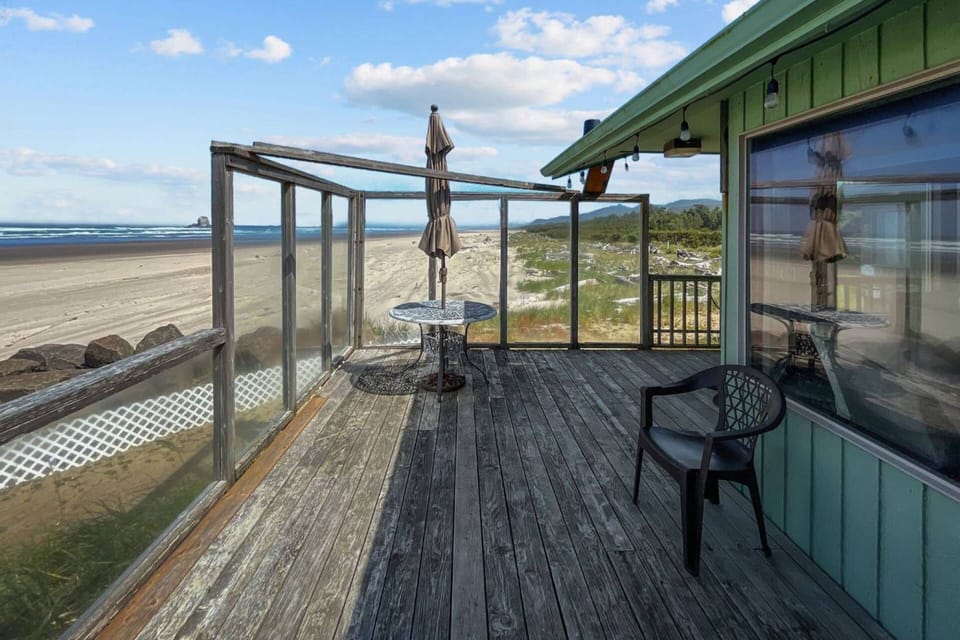The deck is a great place to enjoy a Rockaway Beach sunset.