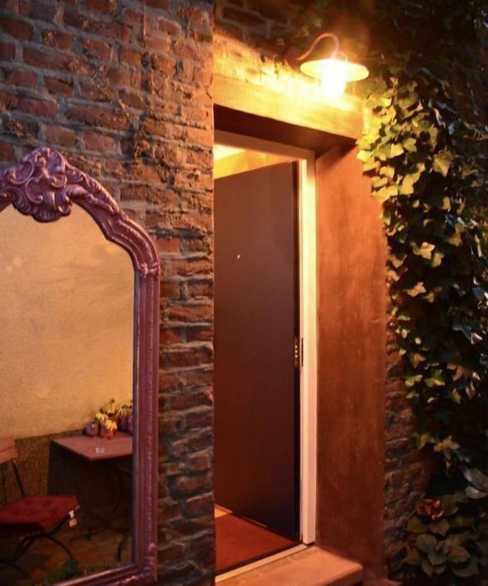 Entrance / Reception