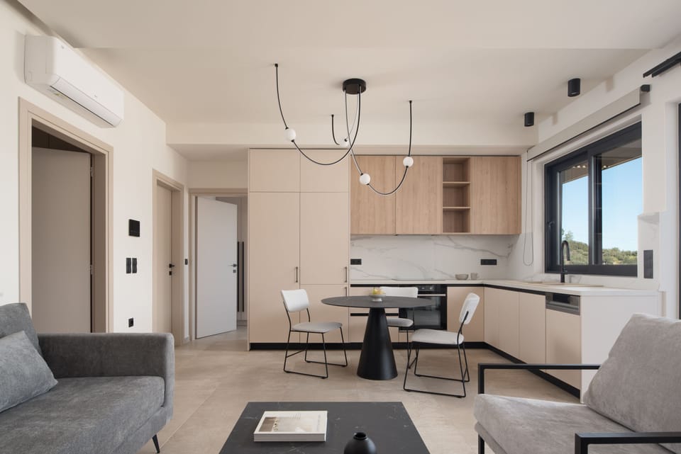 A bespoke living-cum area. 
