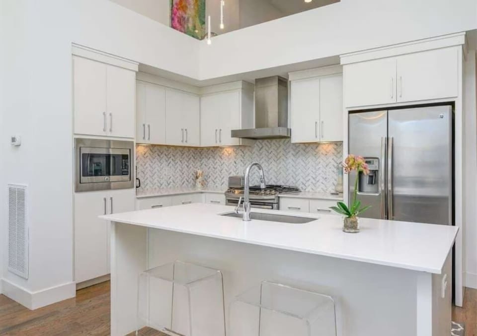 Fall in love with our kitchen. It looks really good on a plate!