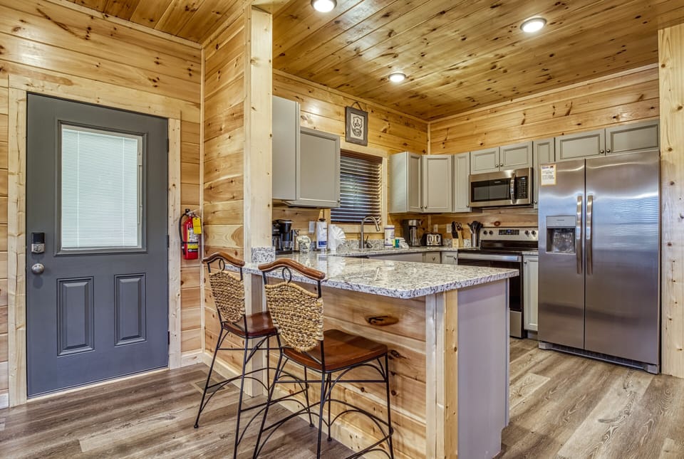 Wears Valley Cabin "Singing in the Smokies" - Bar top and fully furnished kitchen
