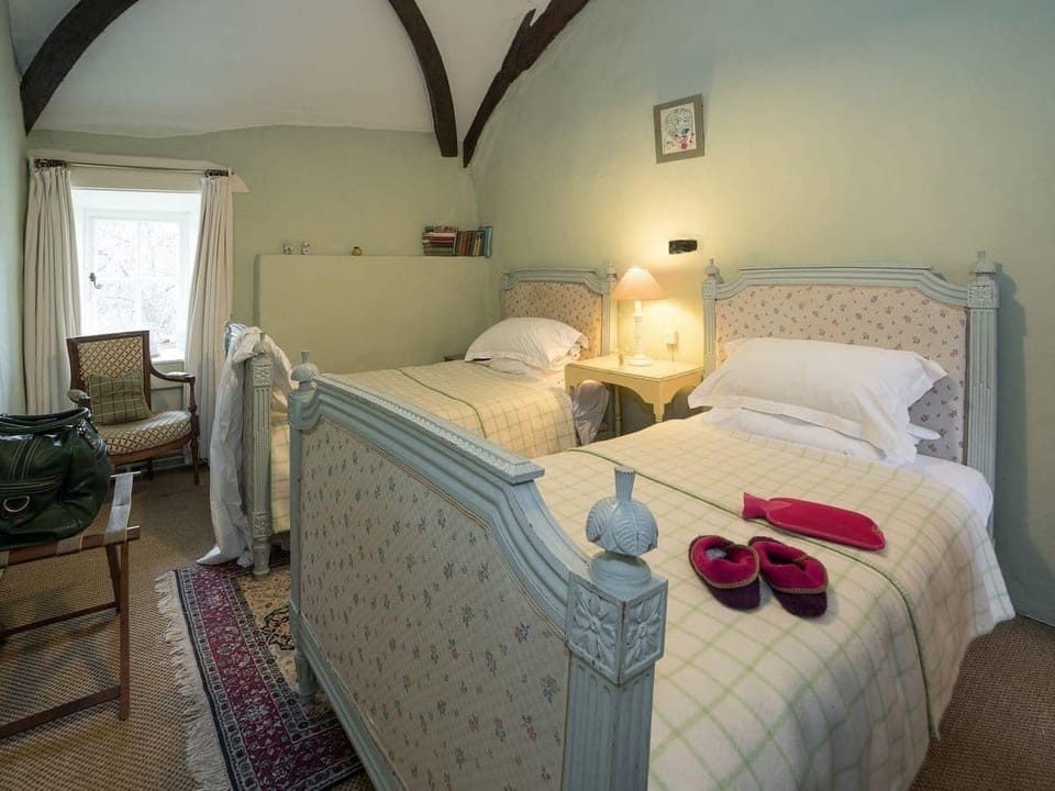 Twin bedded room