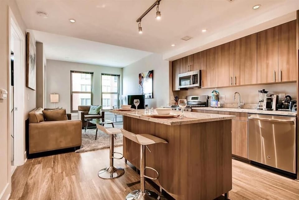 South Arlington Arlington 1 Bedroom Dining Room