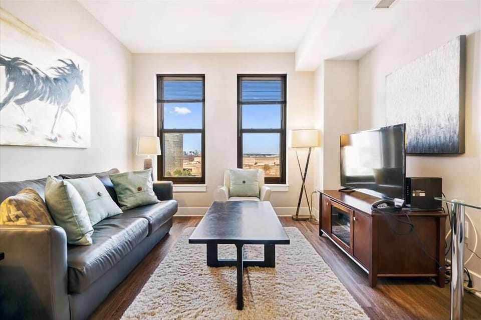 South Arlington Arlington 2 Bedroom Living Room