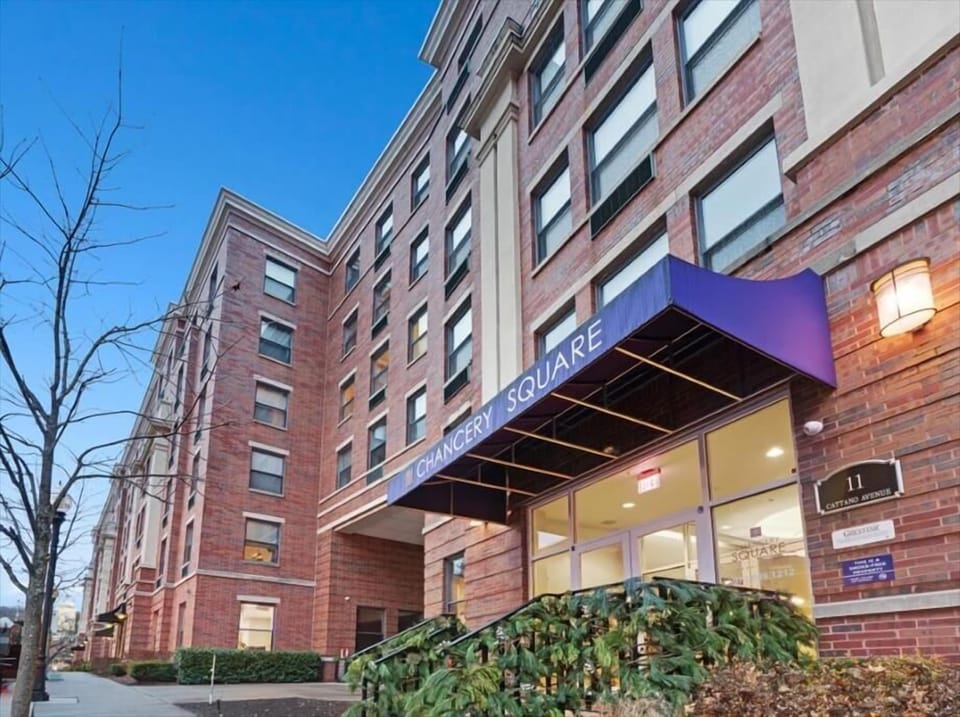 Morristown 1 Bedroom Building Exterior