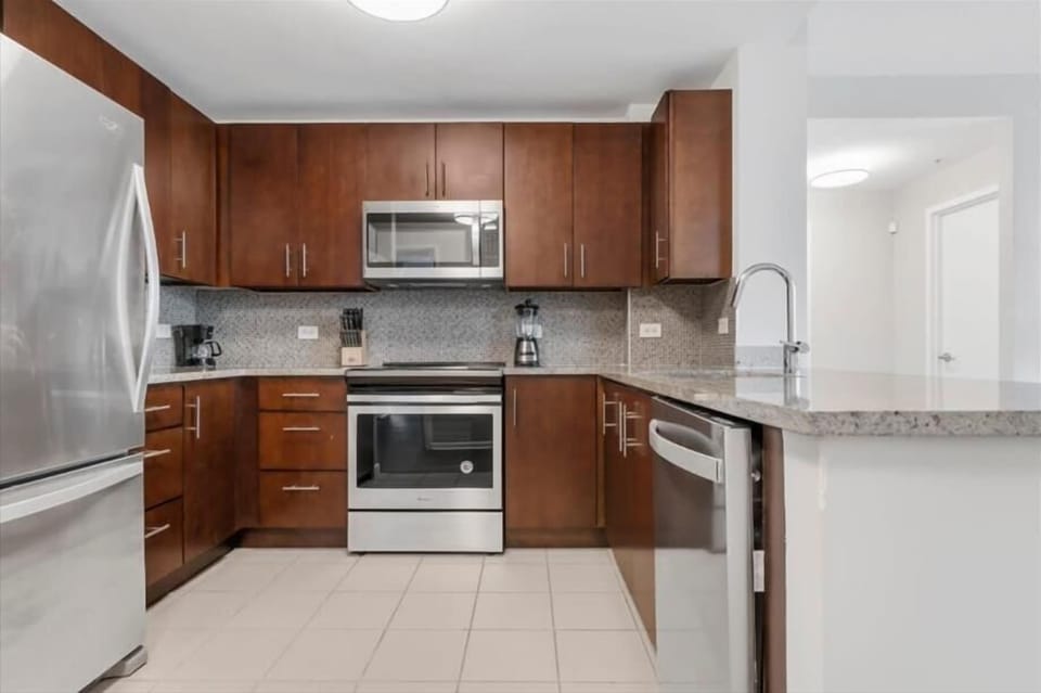 Jersey City 2 Bedroom River View Kitchen