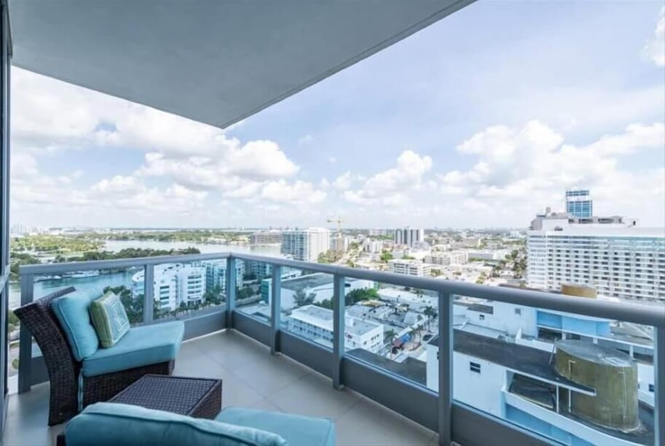 Miami Miami Beach 1 Deluxe Bay Front View