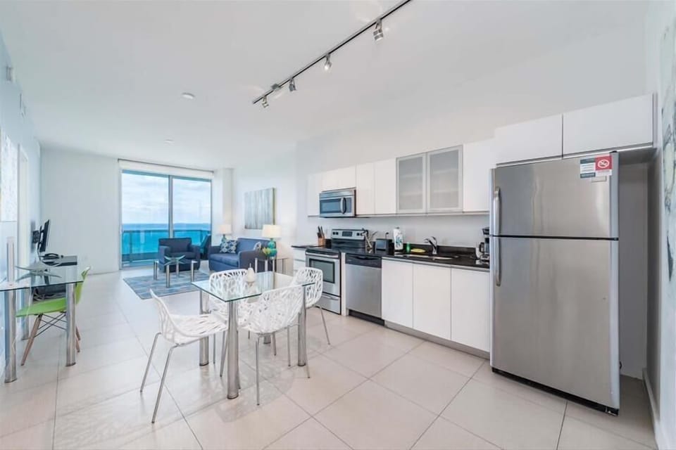 Miami Miami Beach 1 Deluxe Ocean Front Kitchen