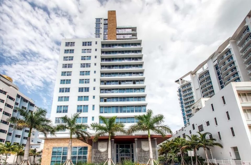 Miami Miami Beach 1 Partial Ocean View Building Exterior