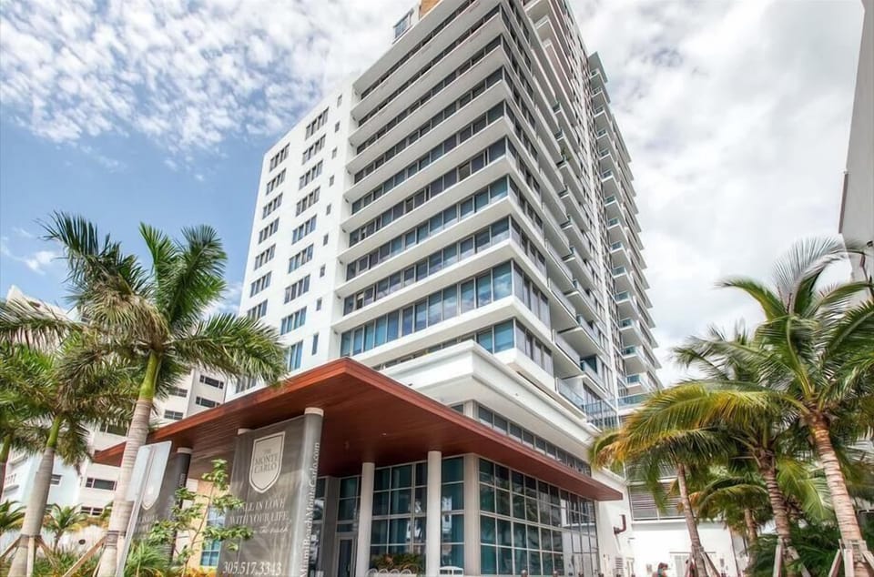 Miami Miami Beach 1 Partial Ocean View Building Exterior