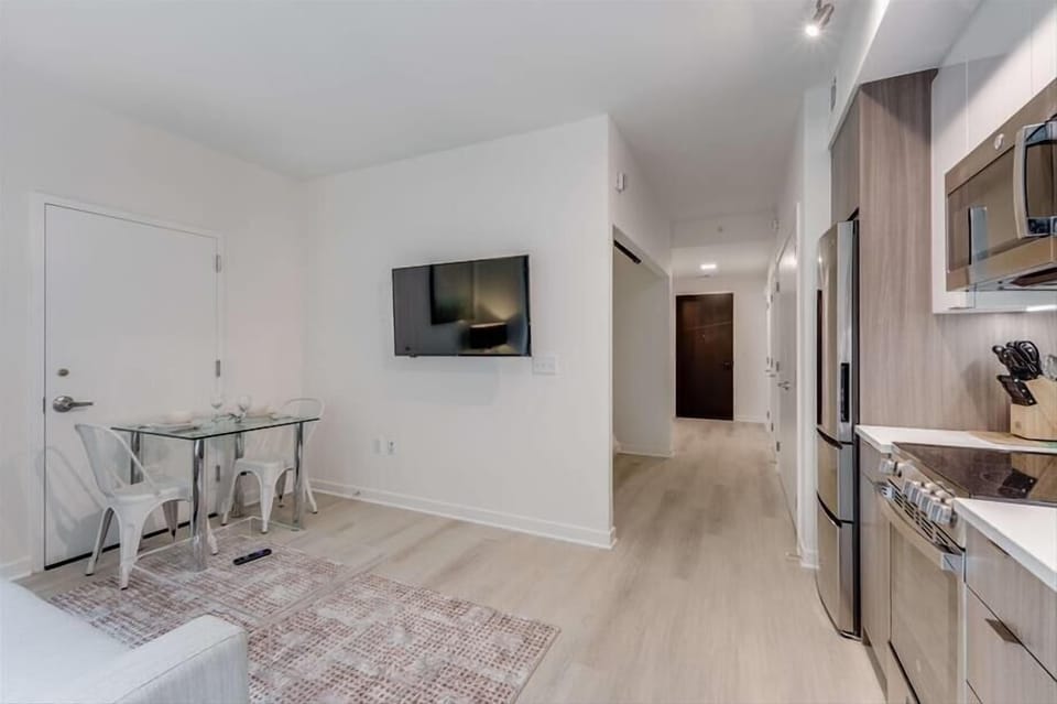 Noma Washington 1 Bedroom Dining Room