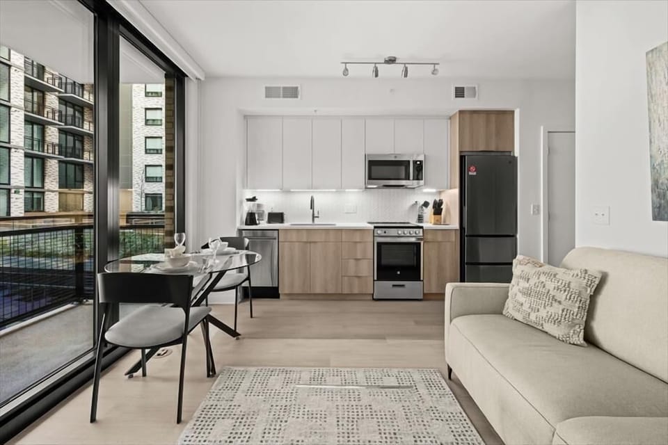 Noma Washington 1 Bedroom with Balcony Living Room
